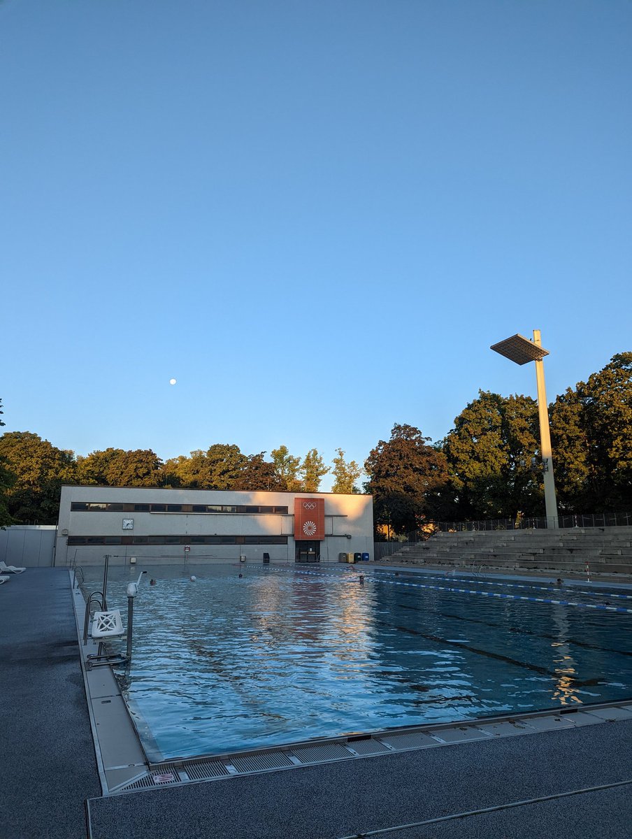 A fresh start into the new week, 9 degrees air temperature 🥶 :)