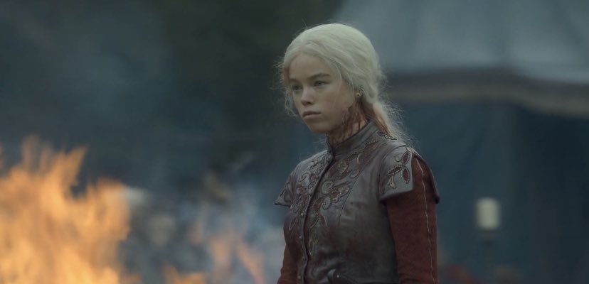 silvcrwings's tweet photo. one thing about harwin strong is he will not only let rhaenyra get away wit doing whatever she pleases, he will also cheer her on, i love that himbo #houseofthedragon https://t.co/fpJp3Du7hd