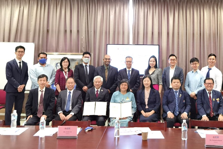 cmexmum's tweet photo. 6 September 2022 | @xmumalaysia Signs MoU with the Institution of Engineers, Malaysia

https://t.co/eekmEep0U5 https://t.co/CWQHtOnpNt