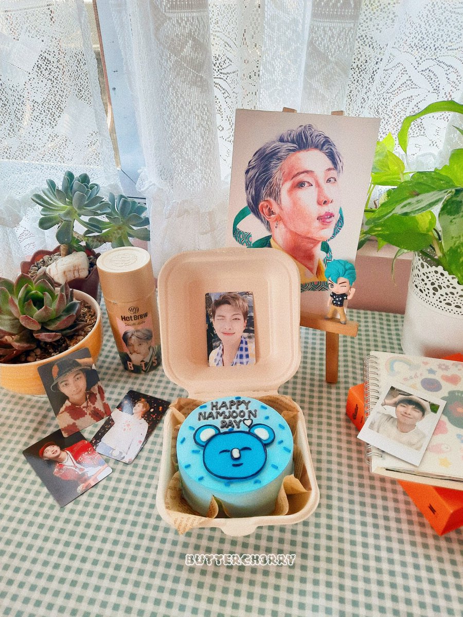 BUTTERCH3RRY's tweet photo. thank you for the healing and happiness you keep giving to the world... may you live your life with the same amount 🌿🐨💙

#OurHomeRM #NAMJOONDAY #HappyBirthdayNamjoon @BTS_twt https://t.co/ANSBjhtsk2
