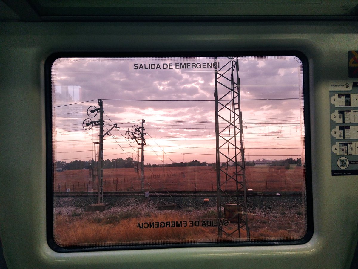 La belleza es siempre una salida de emergencia.