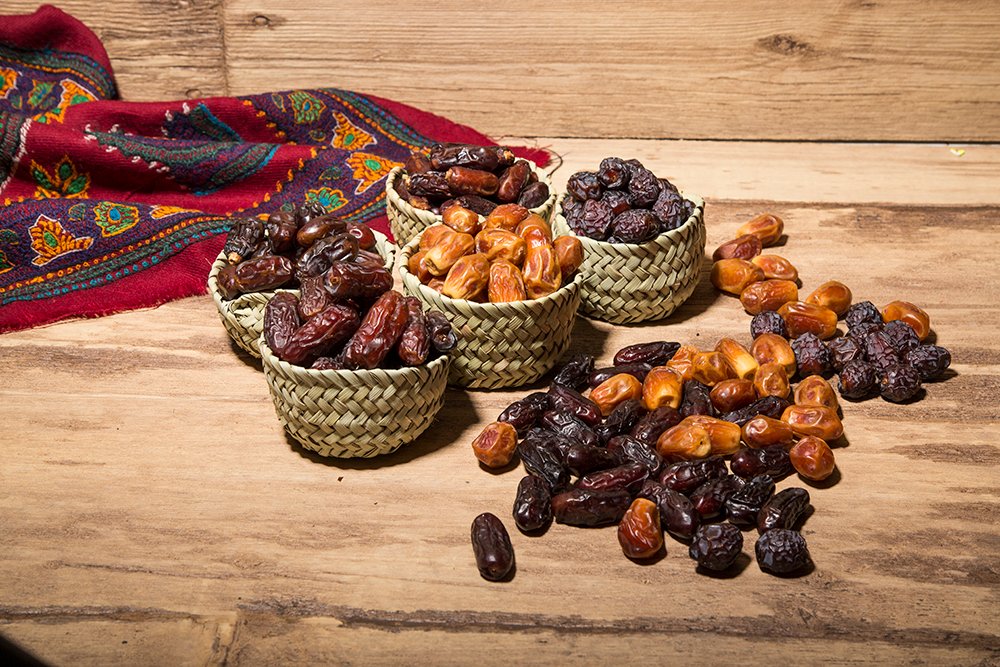 AradDates's tweet photo. ✅️Exporting dates to all over the world.

#mazafati_dates
#zahidi_date
#piarom_dates
#rabbi_dates
#date_products https://t.co/SdrEnGZnfe