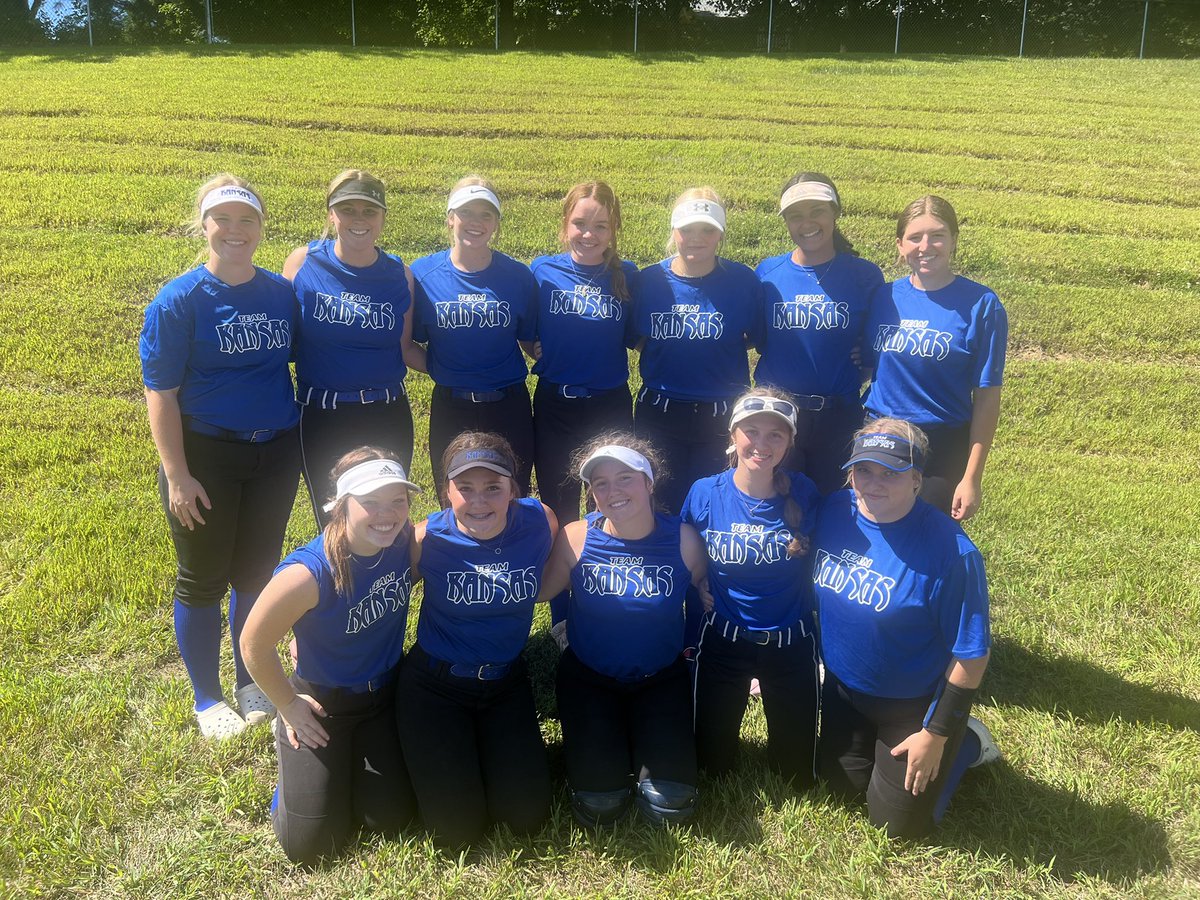 kansas_rodgers's tweet photo. We had a great day playing @Raven_Softball !  Our girls learned a lot from @coachphunt and we enjoyed playing at your beautiful campus!!  Thank you for hosting and we are looking forward to this fall season!
#Learningtheprocess #gettingbettereachday #fallball https://t.co/5A8Eu5rV4V