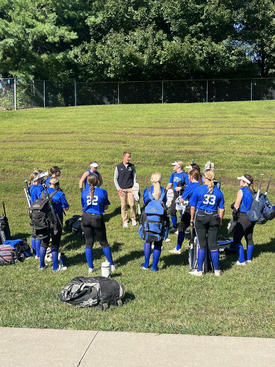 kansas_rodgers's tweet photo. We had a great day playing @Raven_Softball !  Our girls learned a lot from @coachphunt and we enjoyed playing at your beautiful campus!!  Thank you for hosting and we are looking forward to this fall season!
#Learningtheprocess #gettingbettereachday #fallball https://t.co/5A8Eu5rV4V