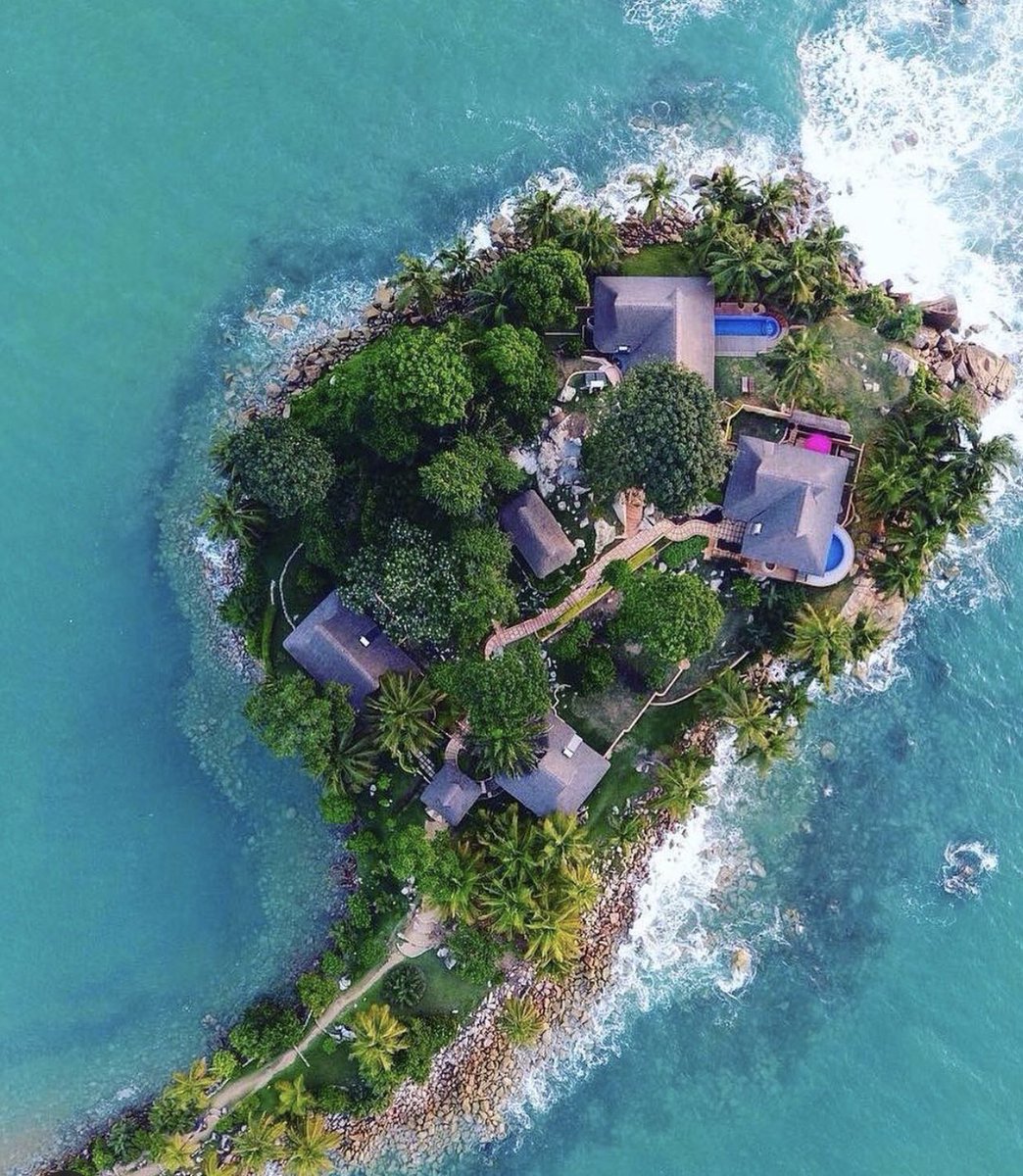 BraAhaGhana's tweet photo. Wouldn't you want to spend your next vacation at the jewel of Ghana's west coast? Experience breath-taking scenery and exceptional hospitality surrounded by a tranquil environment perfect for relaxation at the Lou Moon Eco Luxury Resort.
https://t.co/ALarVWwnNk
#braaha #Loumoon https://t.co/YZdCd09ZLI