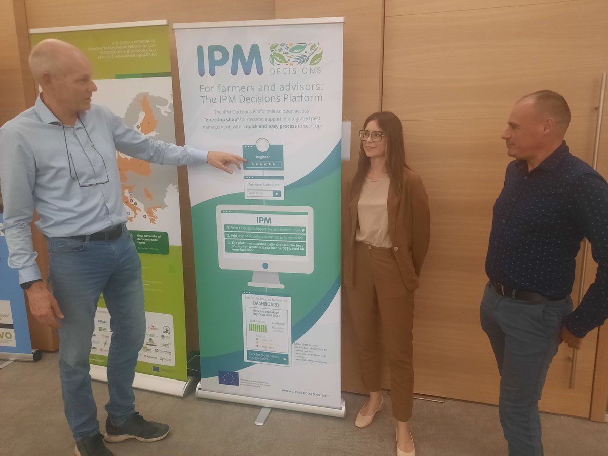 IpmDecisions's tweet photo. @IPMDecisions and @IPMWORKS presented in network event to #EUFRAS members, 47 advisory service organisations in 28 European countries. Advisors are potential users of the IPM Decisions platform and IPM WORKS toolbox that will become available soon. https://t.co/QK6O9vcj3j