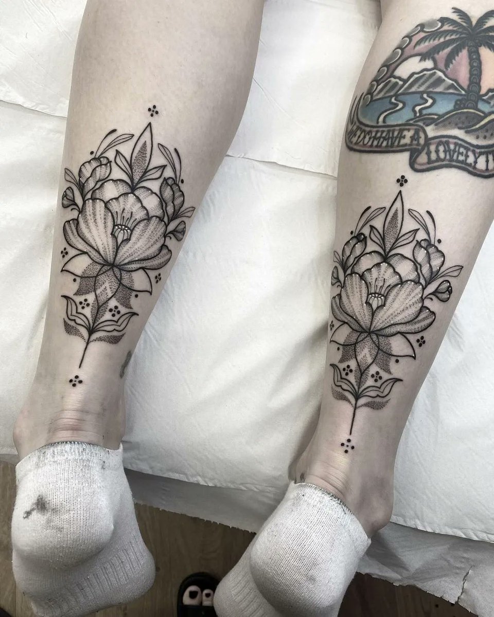 MagnumTattoo's tweet photo. Stunning matching ornamentals by Emma Beech done using #magnumtattoosupplies π
.
.
#ornamentaltattoo #ornamentaltattoos #ornatetattoo #patterntattoo #matchingtattoos #pairtattoo #flowertattoo #floraltattoo #dotworktattoo #stippling #stippletattoo
Instagram: emmabeechtattoo https://t.co/F9mAZv2tAI