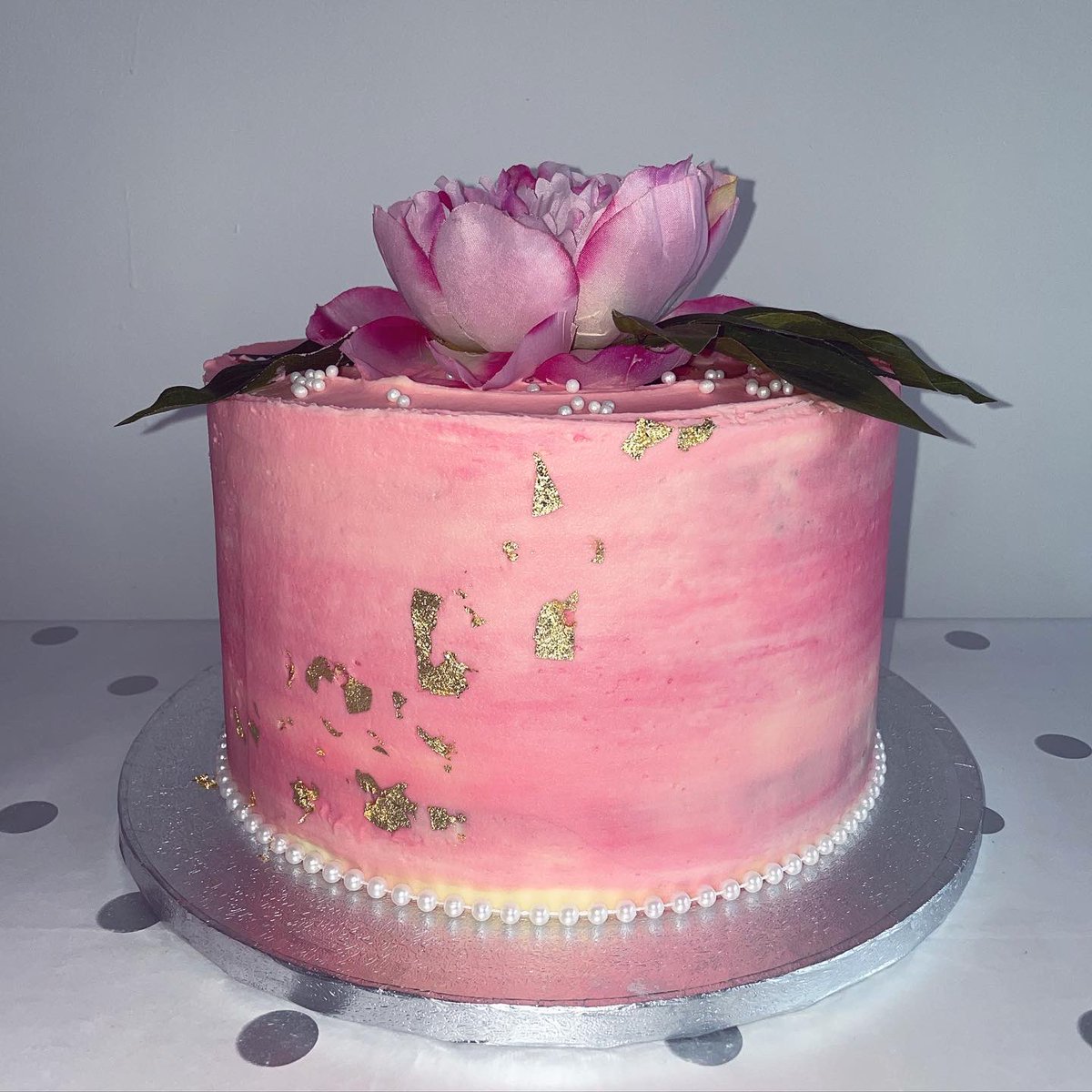 rr_away's tweet photo. 🌺🌺🌺Red velvet cake https://t.co/9L7IZifry1