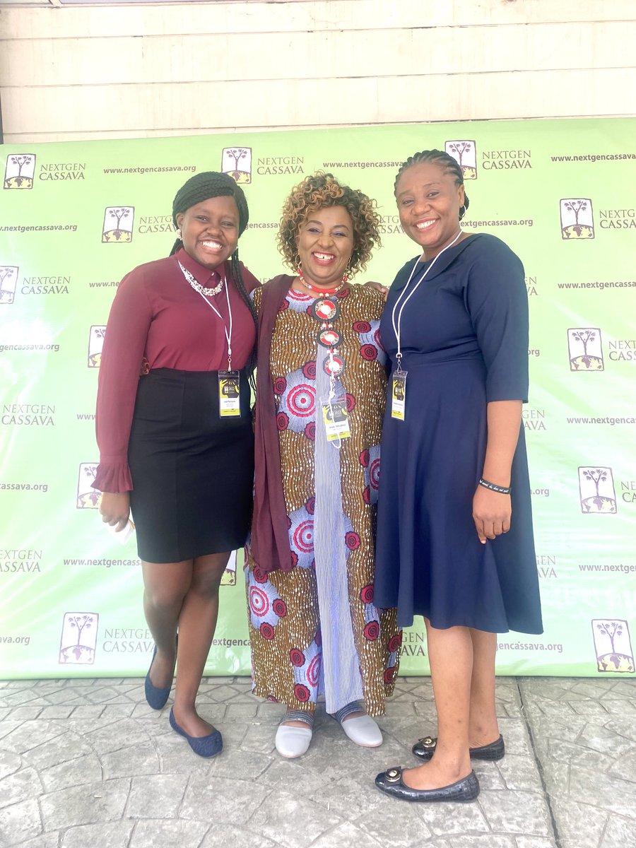 SheilaAfrica's tweet photo. These Young African Women scientists are researching on climate smart, highly productive cassava varieties for food security in Africa. Based @Cornell working in Nigeria & Uganda….changing the world! 👏🏾👏🏾👏🏾🎉💃🏽 #NextGenCassava22 @ScienceAlly https://t.co/TLiXH4svOu