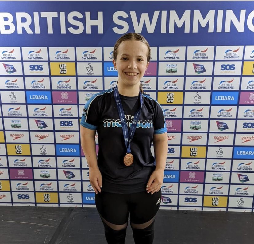 Congratulations Ⓜ️Fern Sneddon 

Selected for <a href="/Swim_England/">Swim England</a> Youth Performance Squad  2022-23 season
👏 👊Ⓜ️

So...
Ⓜ️ 12 swimmers 
On Swim England Programmes
Ⓜ️ 3 on <a href="/swimsoutheast/">Swim South East</a> regional Camps 
Ⓜ️ 9 on the <a href="/kentswimming/">Kent Swimming</a> Inter County Team

#smallbutmighty #royalbluearmy