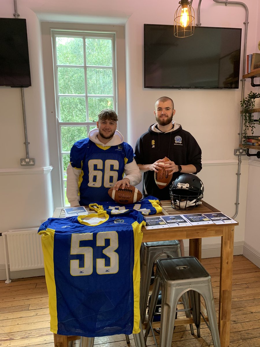 hudfbl_'s tweet photo. Storthes Hall Freshers Fair! Come down and learn about the Hawks and American Football! https://t.co/UlmDQDd0nJ