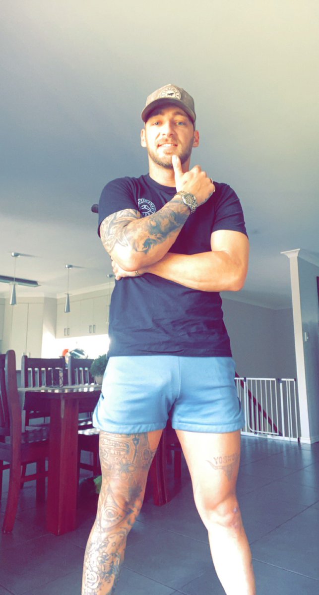 redneckrocstar's tweet photo. RT let’s make this the most retweeted pic on twitter                       #KingCharles #trending                https://t.co/CElV0hfsEA https://t.co/59UE7CawxH