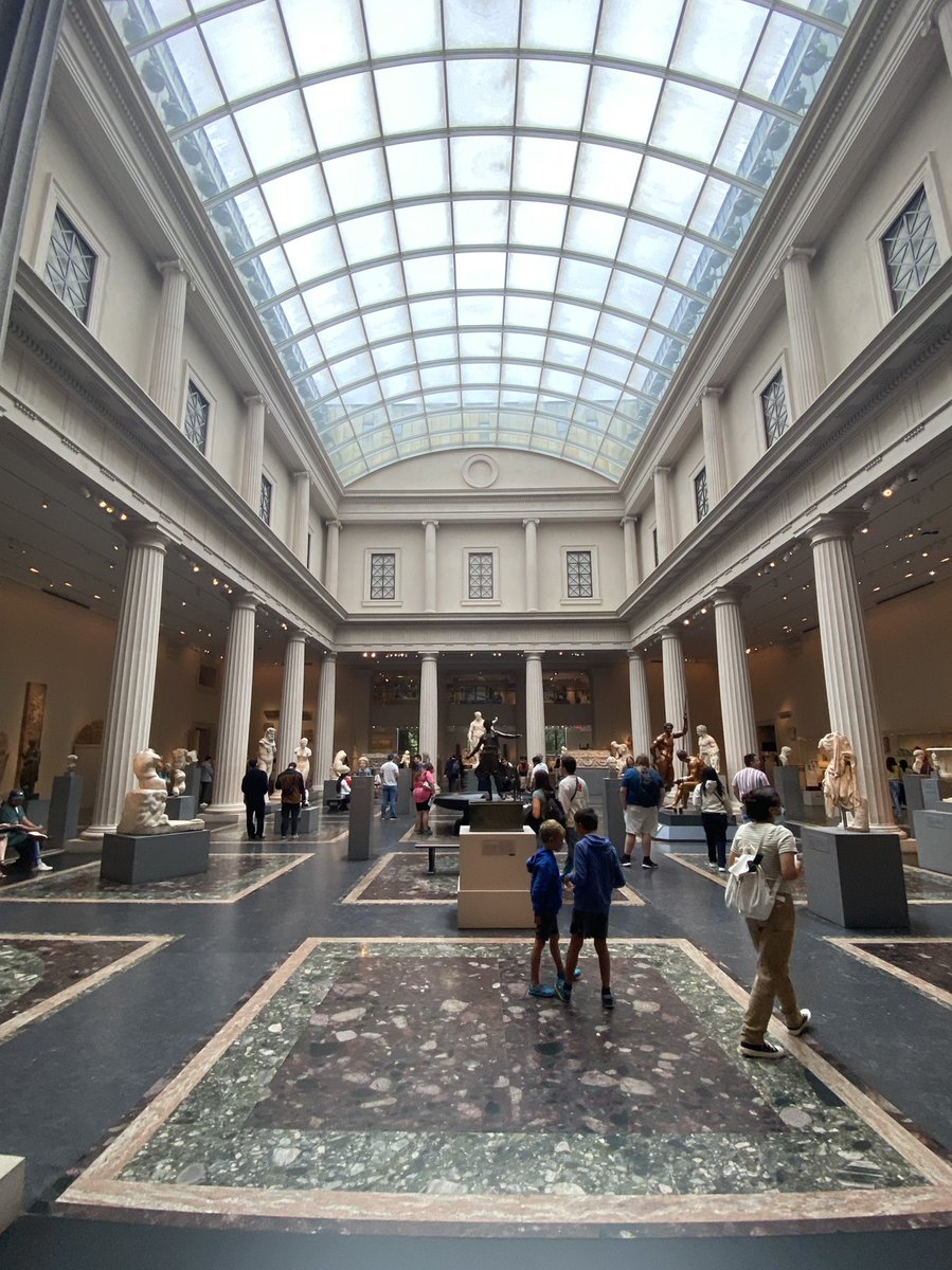 medhapatil_'s tweet photo. Felt like I was in a museum in Italy again spending hours at the Met and realizing we covered only the sections with Greek/Roman history and European paintings. Wonder what’s in store for next time! https://t.co/05lVe63Z6p