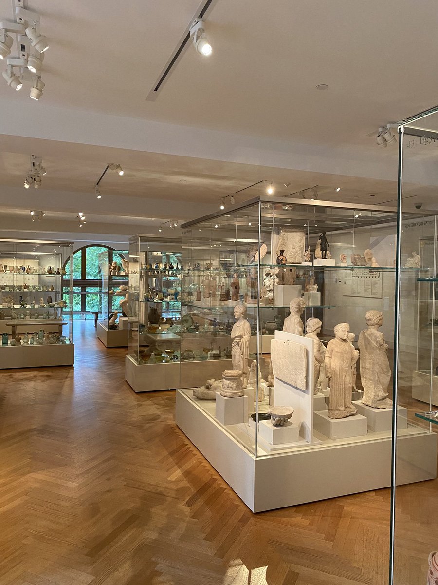 medhapatil_'s tweet photo. Felt like I was in a museum in Italy again spending hours at the Met and realizing we covered only the sections with Greek/Roman history and European paintings. Wonder what’s in store for next time! https://t.co/05lVe63Z6p