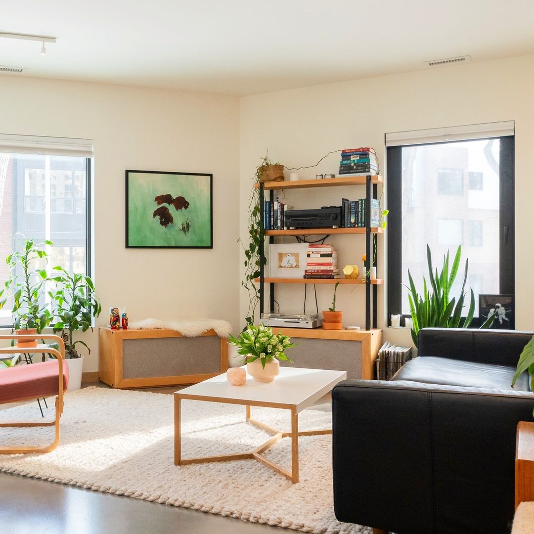 CoLivingGroupUK's tweet photo. This is how we love creating our co-living spaces: spacious and functional for the need of the tenants! 💯

#coliving #colivingspace #colivinggroup #colivinglondon #london #colivinguk #communityliving #houseshare #newplace #londonaccomodation https://t.co/wtn1t5t6ec