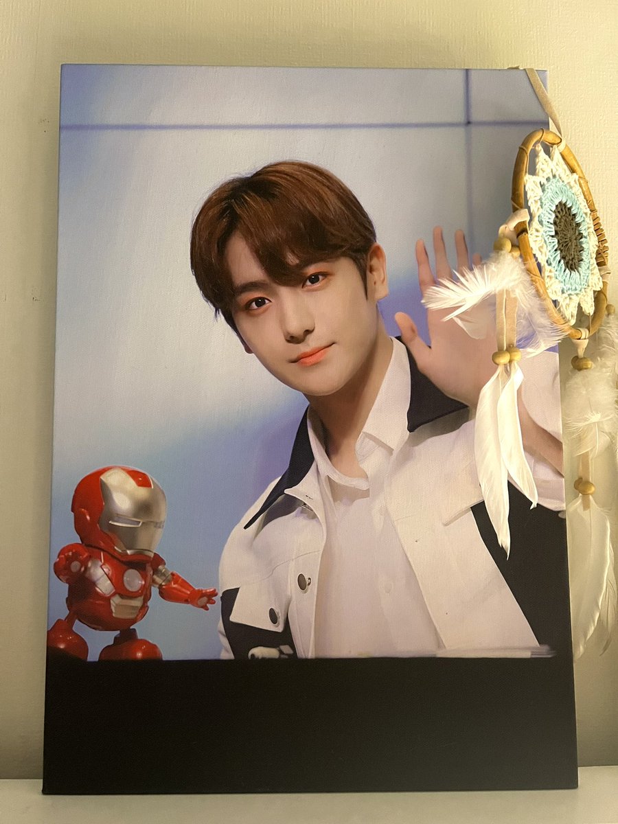 __5024's tweet photo. 사랑하는 ❤️‍🔥현재❤️‍🔥의 26번째 생일을 맞이하여 RT 추첨을 통해 액자를 보내드립니다! 
(A3사이즈 캔버스 액자, 배송비 착불)

재현아 생일 축하해 하트해 ♡̷̷̷ 

 #HAPPY_HYUNJAE_DAY https://t.co/4CJ3nIzEi0