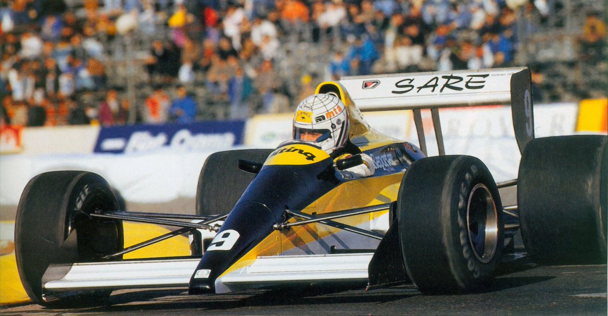 Fra55oni's tweet photo. Dalla #FirstF1 🏁 che tentò l'ingresso nella massima formula all'avventura #LifeF1 1990... 🔴

Si parlerà anche di #FirstRacing con il prossimo ospite di #MotorphoneTV! 👀

@UnracedF1 @1990sF1 @mom4i @F1Memories @MatteoLandi10 @elledinicola

copyright sconosciuto https://t.co/BKk4B2dP2p