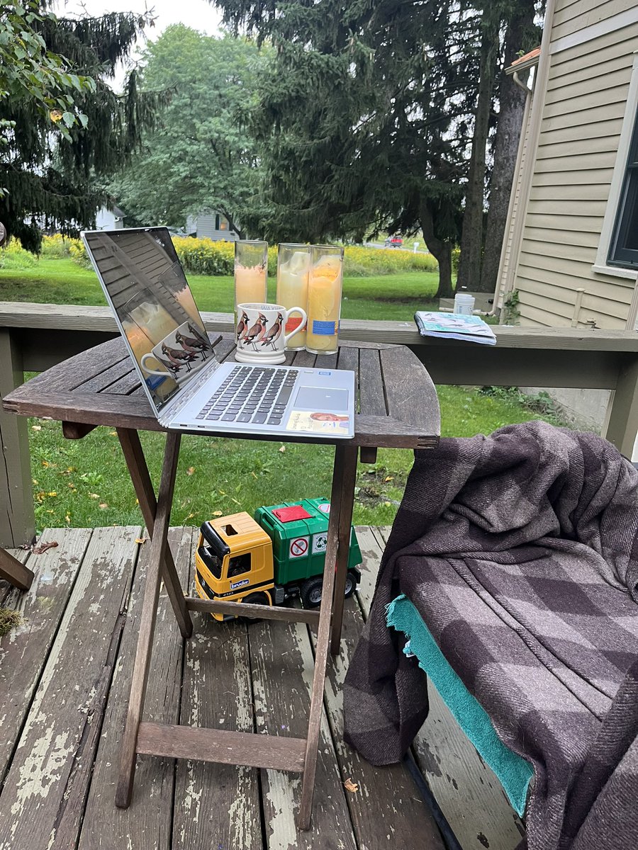 DishwasherCafe's tweet photo. Belated #5amwritersclub pic with tired laptop &amp; my kids’ favorite trash truck.

By the time this #writermom finishes her book there may not even be computers; Russia will have stolen the internet by then &amp; I’ll be using notebook pages &amp; pricey candles to heat the house. #longslog https://t.co/UEwc9MhSWl