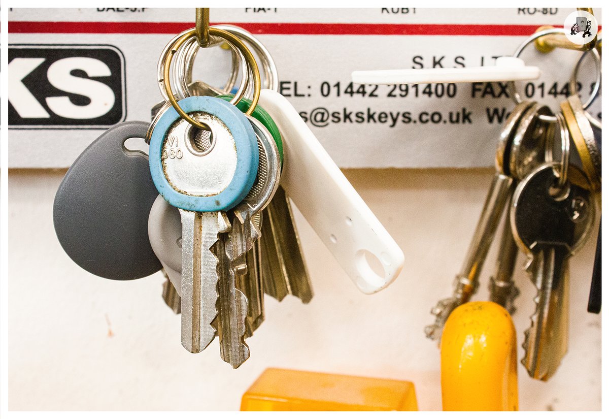 alphalocksrslip's tweet photo. Happy Monday everyone! 😆👍
➡️ It's time to get that spare key 👉🔑✅
Find us in Ruislip Manor, 74 Park way, HA4 8NR 📍
https://t.co/5BJzL2nSa3 | 📲 01895 676 123
#alphalocksruislip #locksmith #contractors https://t.co/DQWivXcS0d