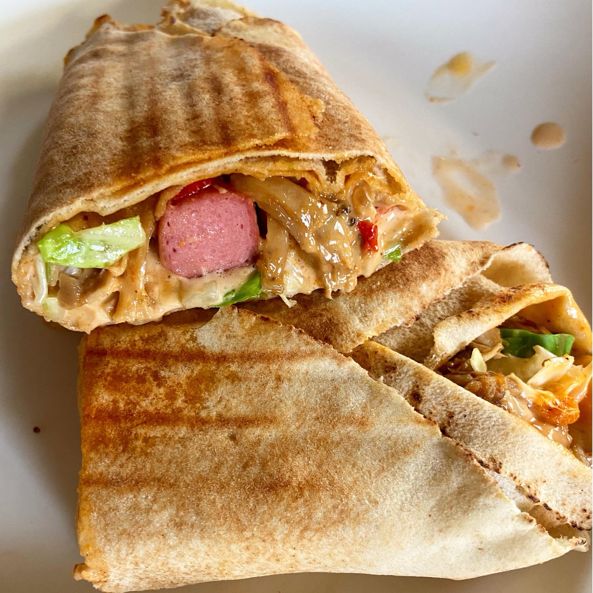 ChopsHime's tweet photo. Lunch packs and shawarma sitting pretty😍 
Send us a dm to order yours 👌🏽 https://t.co/8L02yG2D5z