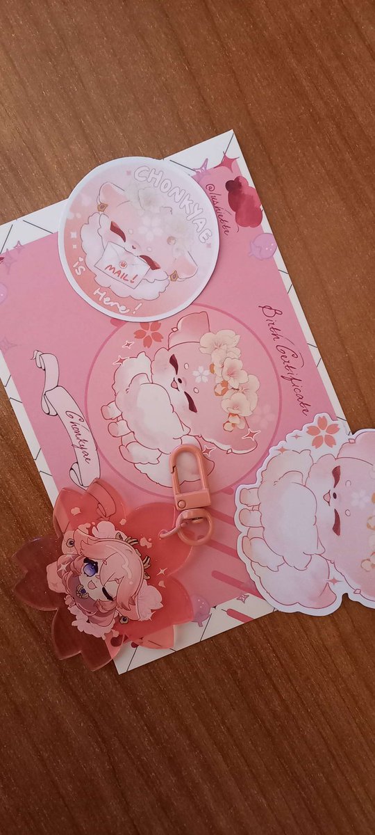 my chonky Yae Miko plush is finally at home! thank you so much <a href="/lushiette/">Lisette 🌸💫DOUJIMA E14</a>! 🌸 Yae is super cute and fluffy~ i love her already 🥰🌸💕