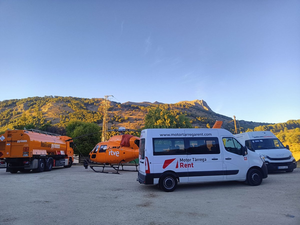 MTTRUCKS's tweet photo. Durante @lavuelta  , nuestro cliente @HeliPyr confió en #MotorTàrregaRent alquilando esta furgoneta, con la que han estado siguiendo el evento y dando soporte.
¡Felicitaciones por el buen trabajo realizado y gracias por vuestra confianza!
#lavuelta   #orgullososdenuestrosclientes https://t.co/sO6KHbL7v3