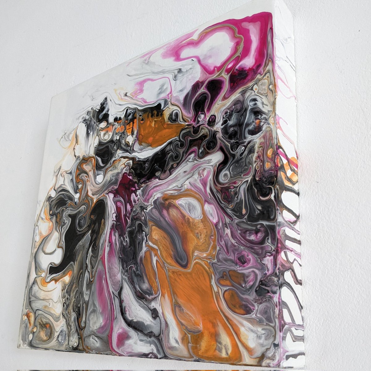 BobCat_Gallery's tweet photo. Sassy &amp; bold, our artists knew the brief and responded beautifully 😻
Tiny, But Fierce has been a wonderful show to put together - focused on the talent &amp; perspectives of our female artists. Featured(all available):
@SiusanArt
@lauraparker_uk
@RebeccaAtSuna
@LauraFishman https://t.co/2pTBpUo21U