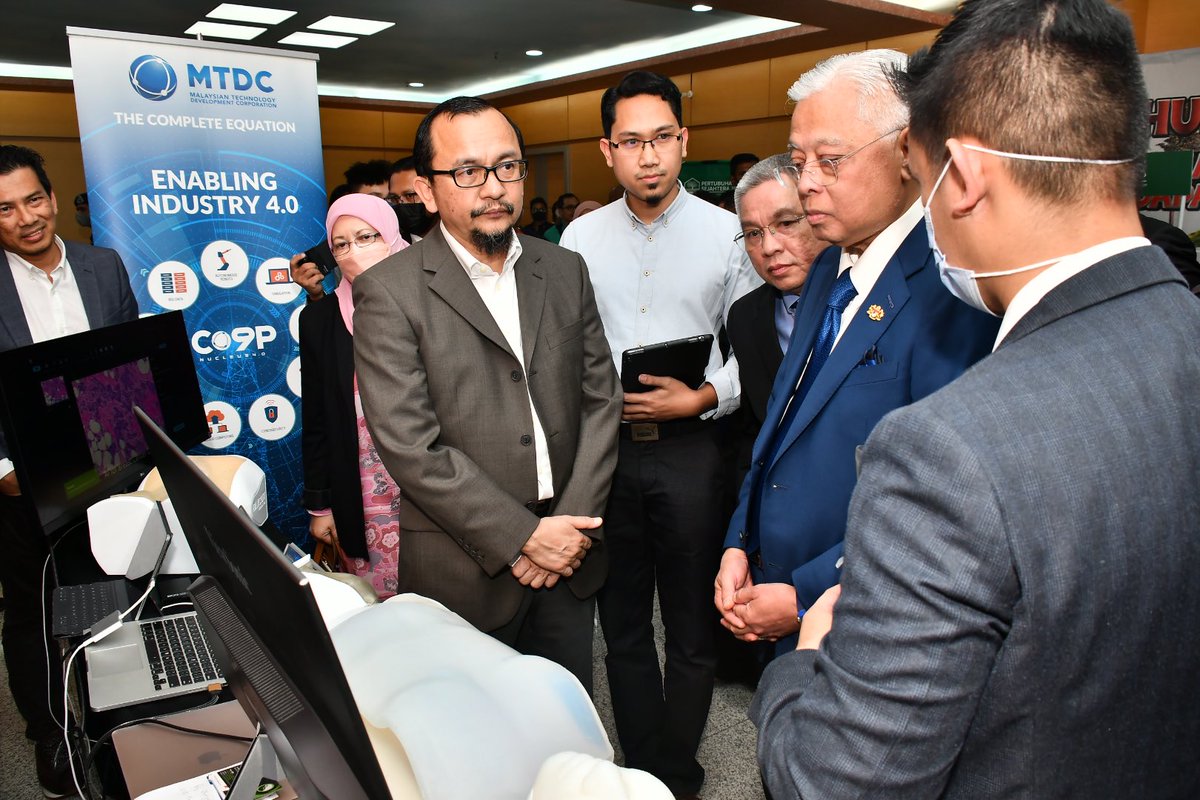 mtdcmalaysia's tweet image. Longe Medikal, syarikat ekosistem MTDC membangunkan aplikasi 'pre-planning surgery' yg dijalankan kpd pesakit berdasarkan 'minimally invasive surgery' #mtdcmalaysia #Teknoniaga @IsmailSabri60 @DrAdhamBaba @officialmosti #Co9P