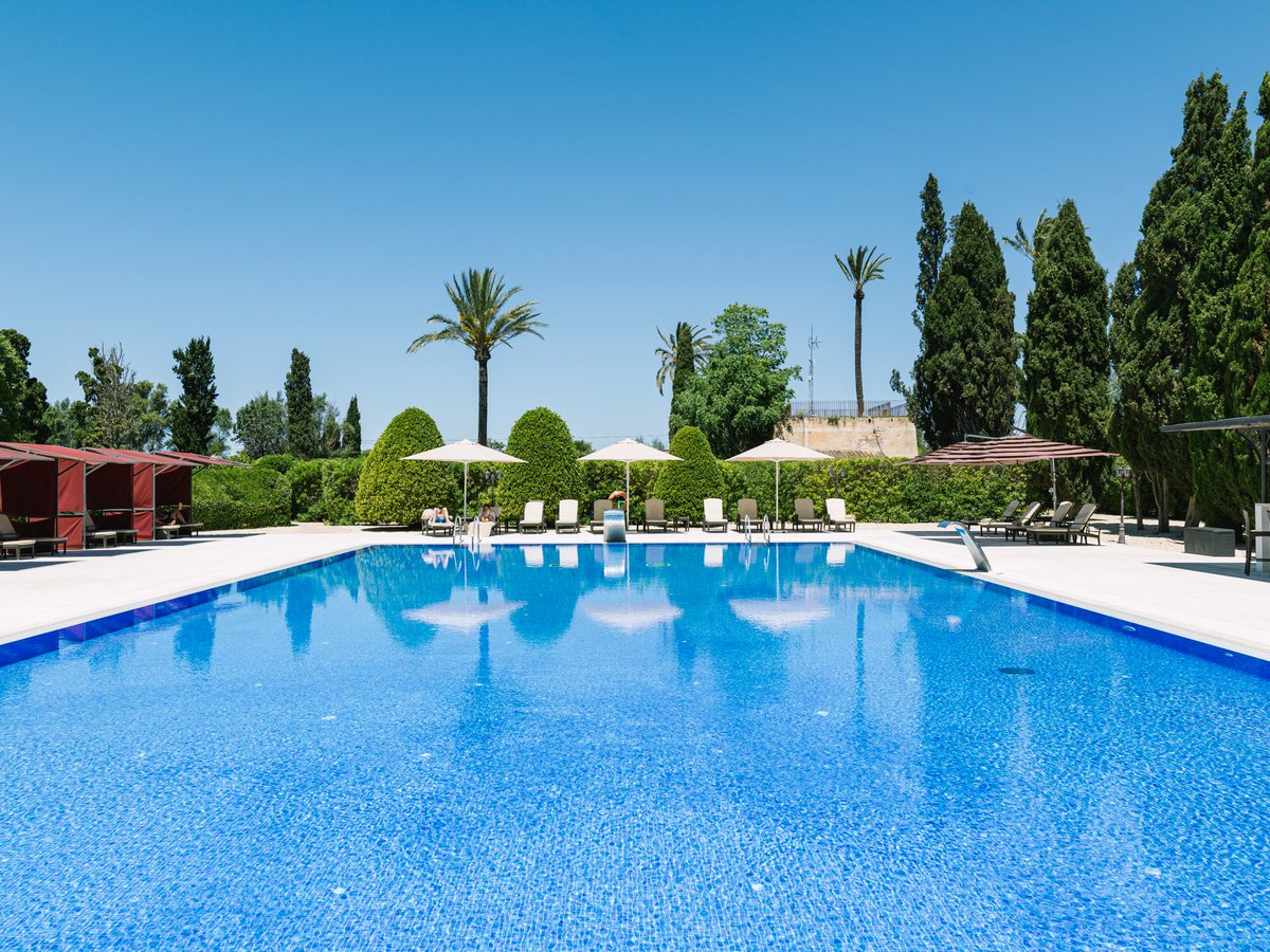 Son_Julia's tweet photo. The best pool on the island is waiting for you @Son_Julia #ruralhotel #summer #islandlife #pool #sonjulia #mallorca #poolbar https://t.co/pRC6V4fvUR