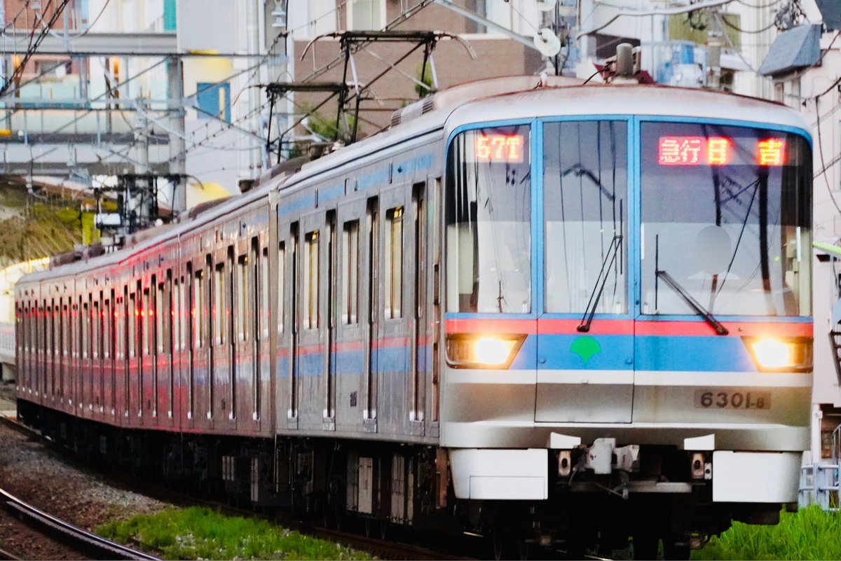 liner_85's tweet photo. 本日、一次車のトプナン #6301F が運用離脱したようで
長年の活躍、お疲れ様でした
そして、入れ替わるように #6512F がようやく運用復帰、目黒線内初の営業運転となりました
#都営6300形 #6300形
#都営6500形 #6500形 #ミタレンジ
#東急目黒線 #都営三田線
#おつかれトレイン https://t.co/fpZbd3HnoA