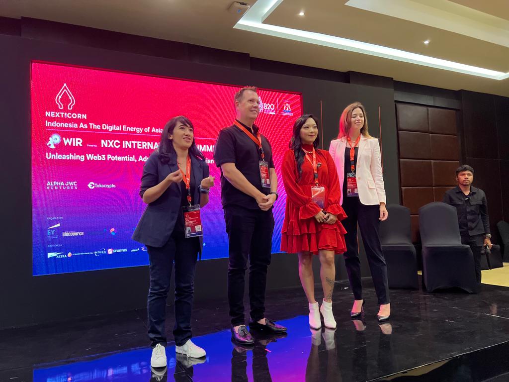 RickardPhil's tweet photo. While in Bali I also had the chance to speak at @nxcsummit2022 and wow, what a crowd! Joined a great panel to discuss the use of blockchain in carbon trading and creating accountability as we aim to reach global net zero targets. Cheers @WIRgroup for an exciting day! https://t.co/slDc0KkxKi