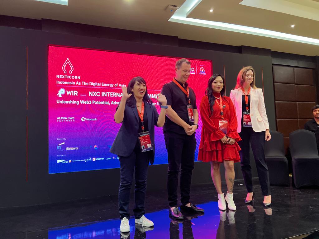 RickardPhil's tweet photo. While in Bali I also had the chance to speak at @nxcsummit2022 and wow, what a crowd! Joined a great panel to discuss the use of blockchain in carbon trading and creating accountability as we aim to reach global net zero targets. Cheers @WIRgroup for an exciting day! https://t.co/slDc0KkxKi