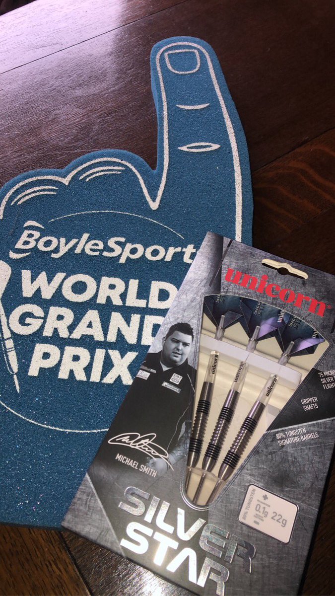 GreyhoundsSK's tweet image. * WIN BULLY BOY DARTS *

The lovely people @UnicornDarts sent me a very cool set of @Michael180Smith darts ahead of the @BoyleSports World Grand Prix next month

Would you like to win a set? #BoyleSportsWGP 

All you have to do is

🎯 FOLLOW ME
✅ RETWEET THIS POST