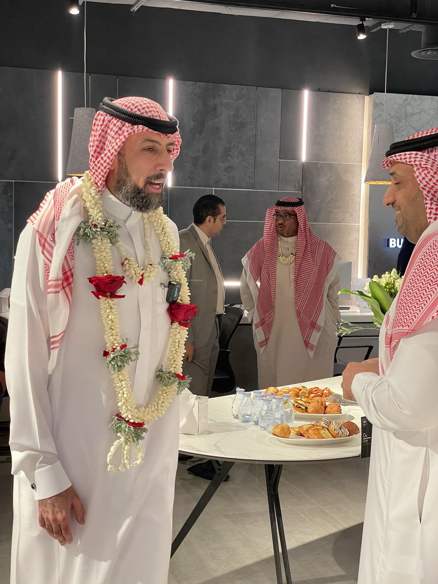 AlgfariMussad's tweet photo. أهل جازان طوقونا بحلي من الورد

شكراً لكم من القلب

من حفل إفتتاح محطة البناء جازان

الموقع 👇🏻
محطة البناء جازان Build Station Jazan
https://t.co/jeg1raogNS https://t.co/Ou3tdMX8do