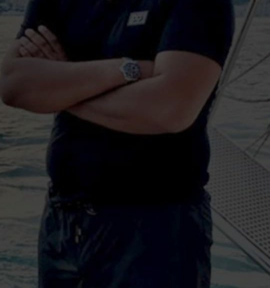 لاتوقف قطار حياتك من أحل راكبٍ متردد