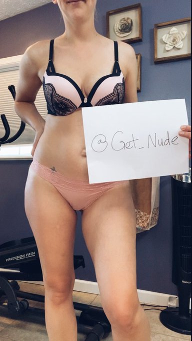 2 pic. #GetNude4GetNude #FanSign *A MUST* Head On Over To #TeamGetNude Gorgeous @foxymama_11 For the