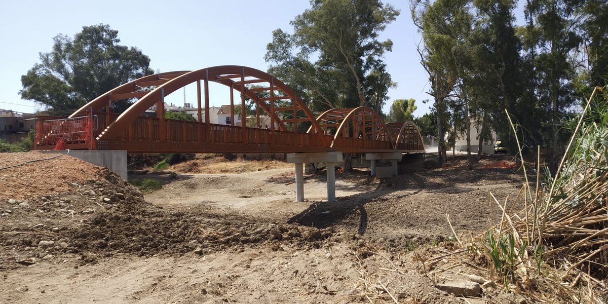 Media_Madera's tweet photo. La nueva pasarela de la Gran Senda del Valle del Guadalhorce, en Álora, ya está en su fase final:

https://t.co/vI28yVwPMb

#alora #andalucia #guadalhorce #GranSendaVerdeGuadalhorce #puentedemadera #timberbridge #estructurademadera #pasarelamadera #footbridge #puente #bridge https://t.co/iNAPXux5Mq