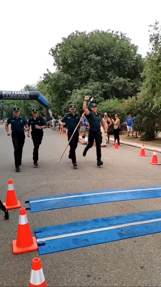 MqGuardiaCivil's tweet photo. III Correría Popular de la #GuardiaCivil en #Zaragoza Llegada de los #10k y #AndadaPopular

#crossfit #crossfitter #crossfitespaña #crossfitaddict #running #runner #crossfitfamily #training #guardiacivil
#guardiasciviles #zaragozamola #zaragozando #zaragozeando #zaragozapaseando https://t.co/zmJnMHRCIt