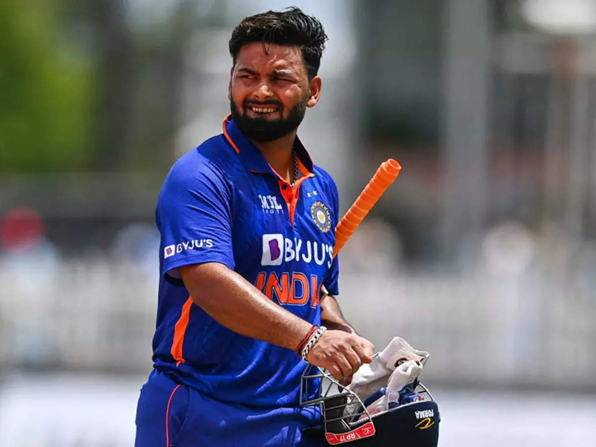 Utkarshuu45's tweet photo. We want #sanju over #pant #SanjuSamsonforT20WC 
#ShikharDhawan 
#t20WorldCup2022 
Retweet for.         Like for
Sanju 👇.                Pant 👇 https://t.co/nJnNZnzini