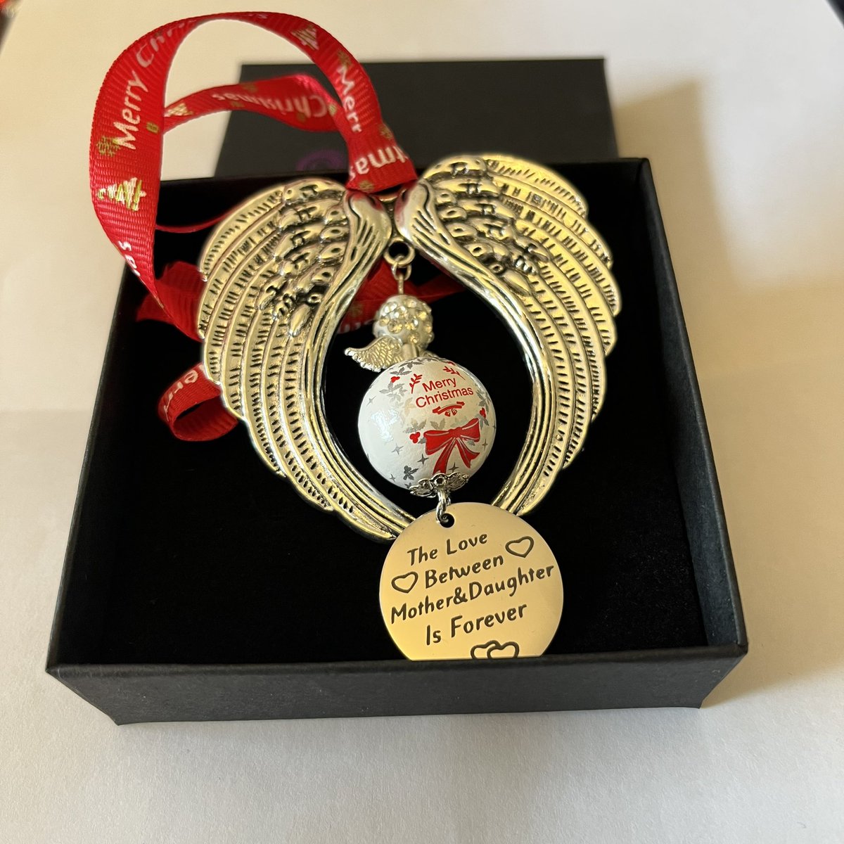 busybeaders2013's tweet image. I would love to be included in your gift guide for Christmas #buyirish #giftguide #journorequest