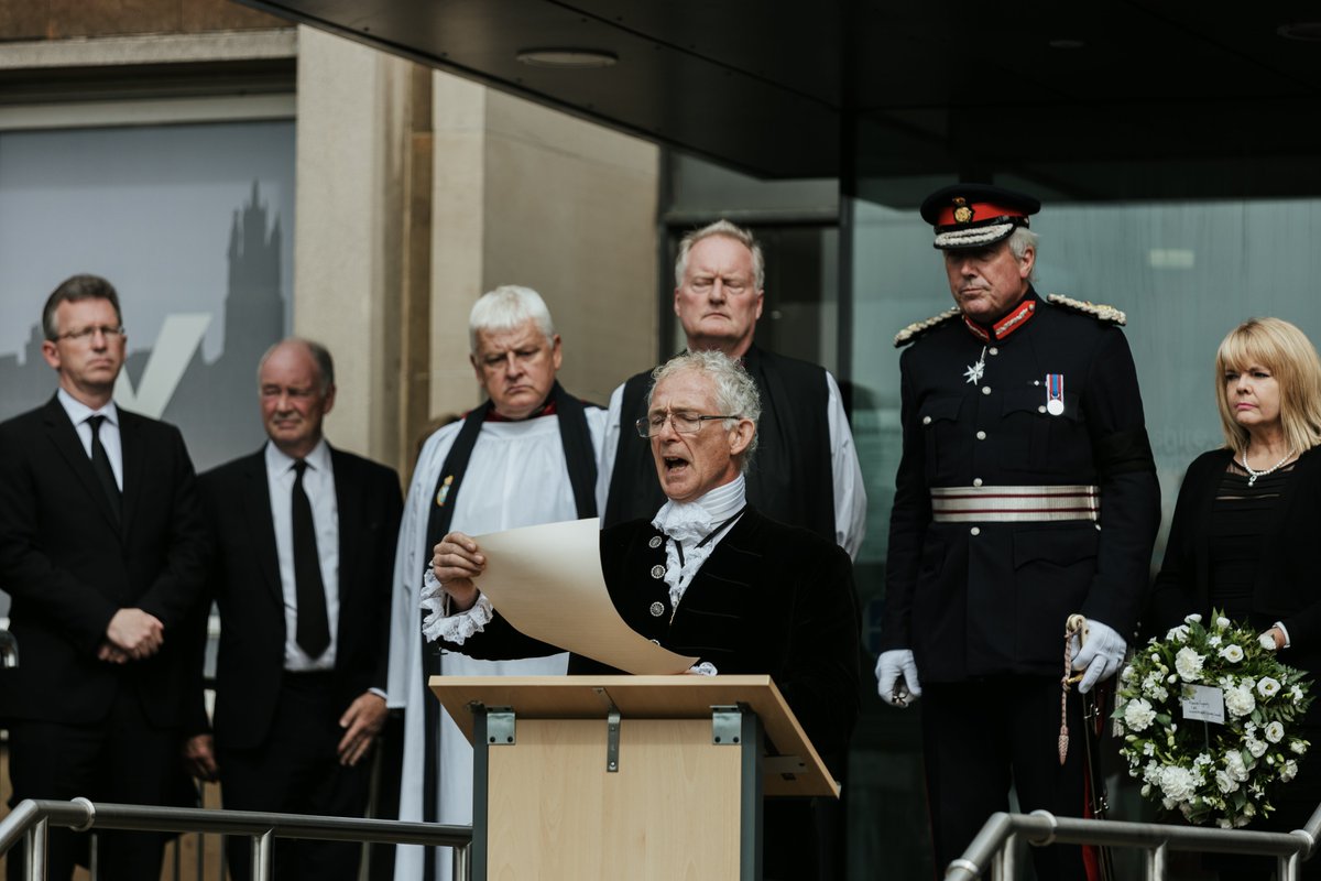 Thank you to everyone who attended the Official reading of the Accession Proclamation in Warwick yesterday to formally announce the start of the reign of the new Monarch. The Proclamation was read out by David Kelham, the High Sheriff of Warwickshire. ▶️youtu.be/xa1RP8QdfhE?t=7