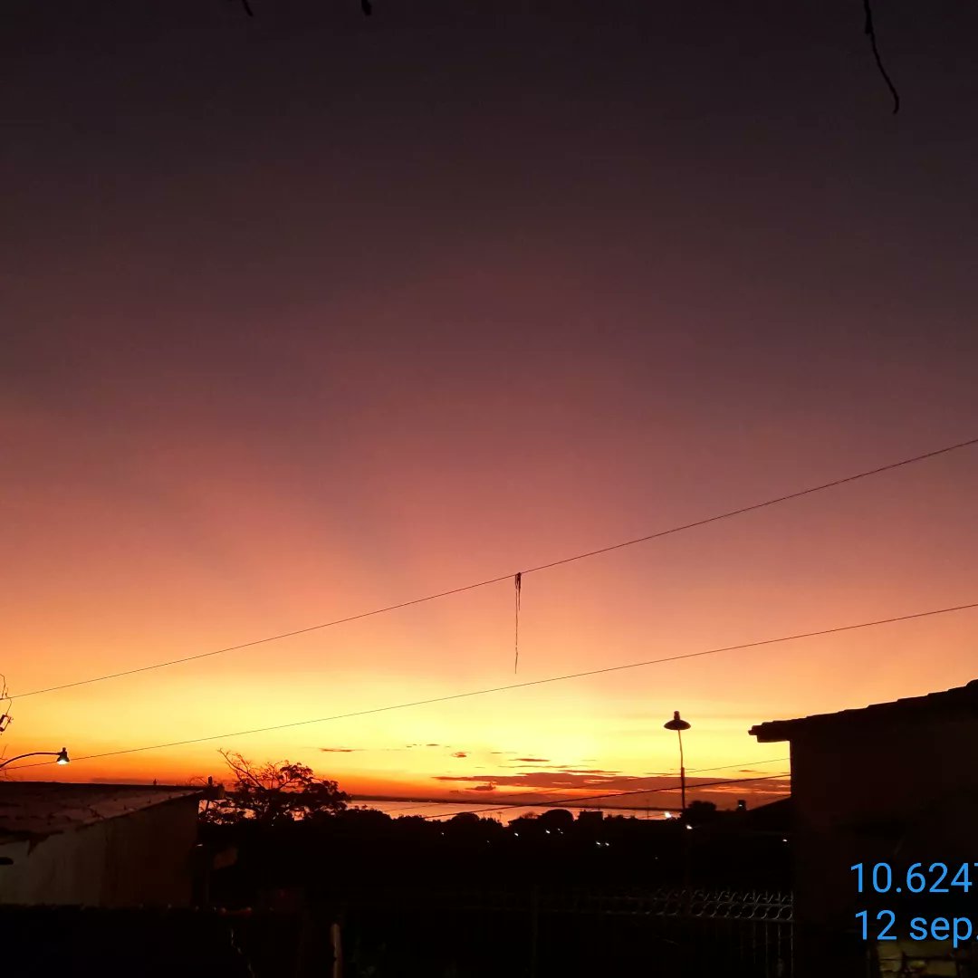 MeteoZulia's tweet photo. Y así despues de una noche humeda y calurosa, llega este bonito Amanecer en #Maracaibo #Lunes #12Sep2022
#Felizdia #FelizSemana
#Sol
#Sun #Sunrise #SunriseLovers #Clouds #CloudsLovers #Storm #StormHours #StormLovers #Picoftheday #ThePhotoHour https://t.co/Ho82V334LB