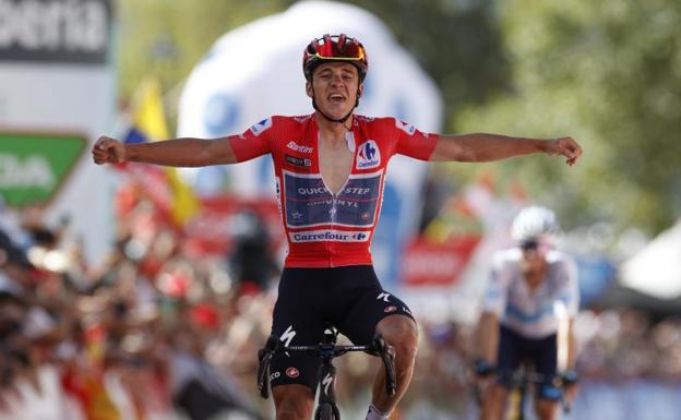 hc_wanders's tweet photo. 🚨¡Nuevo podcast! ¡Se acabo #LaVuelta22!🚨

Balance final de la carrera, recién salido del horno. 

Con @sergioyustos_, #PGR &amp; @jorge_matesanz
 
Ivoox 🎤 https://t.co/ECiQaCrxed

Spotify 🎤 https://t.co/9ZexTNDVO5 https://t.co/GyHO5vKzX0
