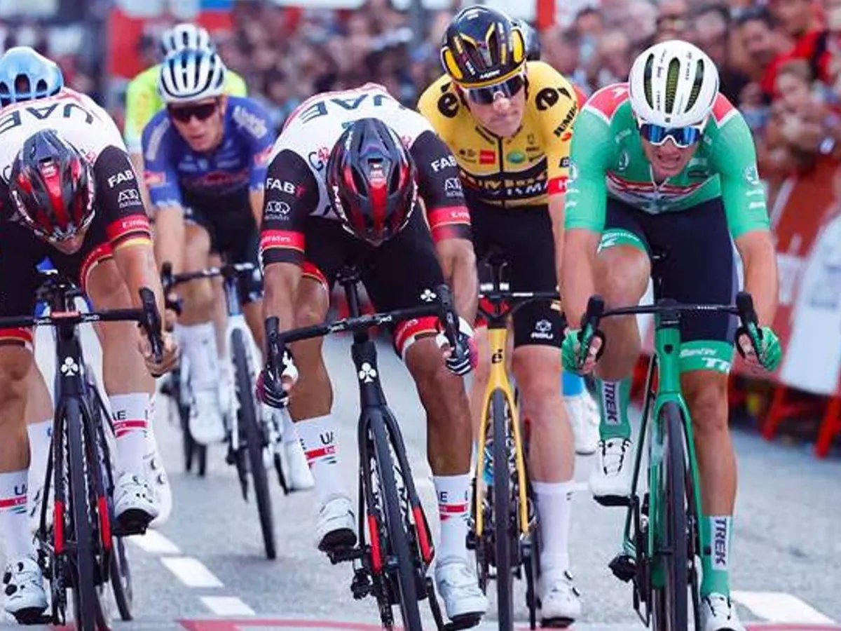 hc_wanders's tweet photo. 🚨¡Nuevo podcast! ¡Se acabo #LaVuelta22!🚨

Balance final de la carrera, recién salido del horno. 

Con @sergioyustos_, #PGR &amp; @jorge_matesanz
 
Ivoox 🎤 https://t.co/ECiQaCrxed

Spotify 🎤 https://t.co/9ZexTNDVO5 https://t.co/GyHO5vKzX0