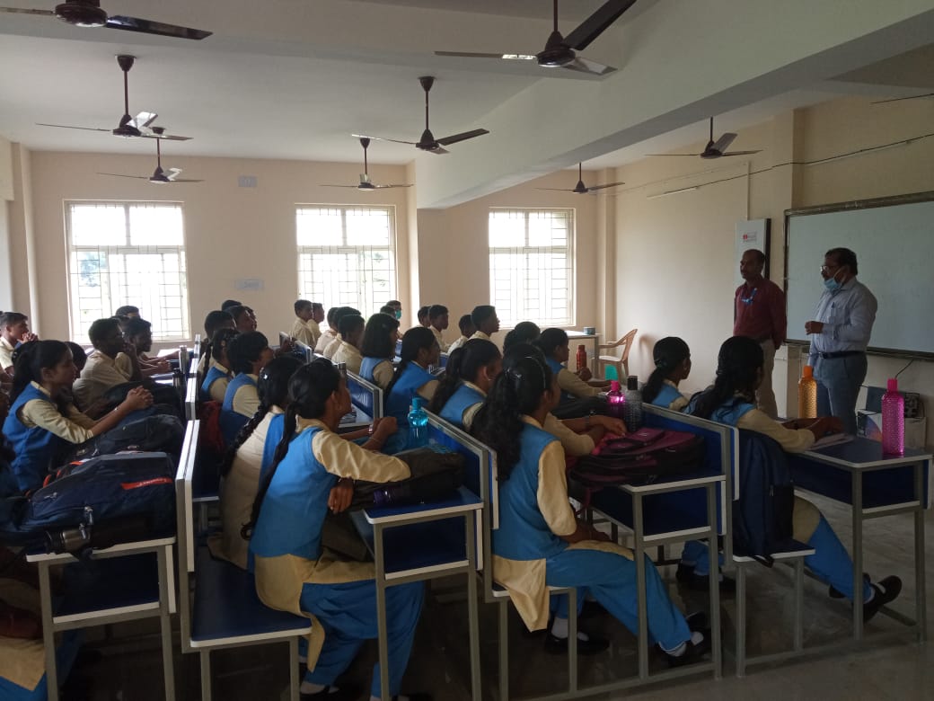 OAVS_Official's tweet photo. Visit to ICONIC OAV by SPD, OAVS  and interaction with Students on 12.09.2022 @MoSarkar5T @CMO_Odisha @SMEOdisha @samirdash01 @upendratripathy @Sangramm1968 https://t.co/bFhvQa7p7u