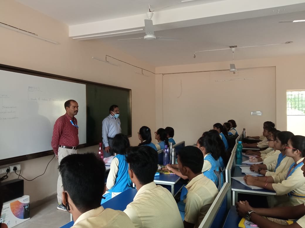 OAVS_Official's tweet photo. Visit to ICONIC OAV by SPD, OAVS  and interaction with Students on 12.09.2022 @MoSarkar5T @CMO_Odisha @SMEOdisha @samirdash01 @upendratripathy @Sangramm1968 https://t.co/bFhvQa7p7u
