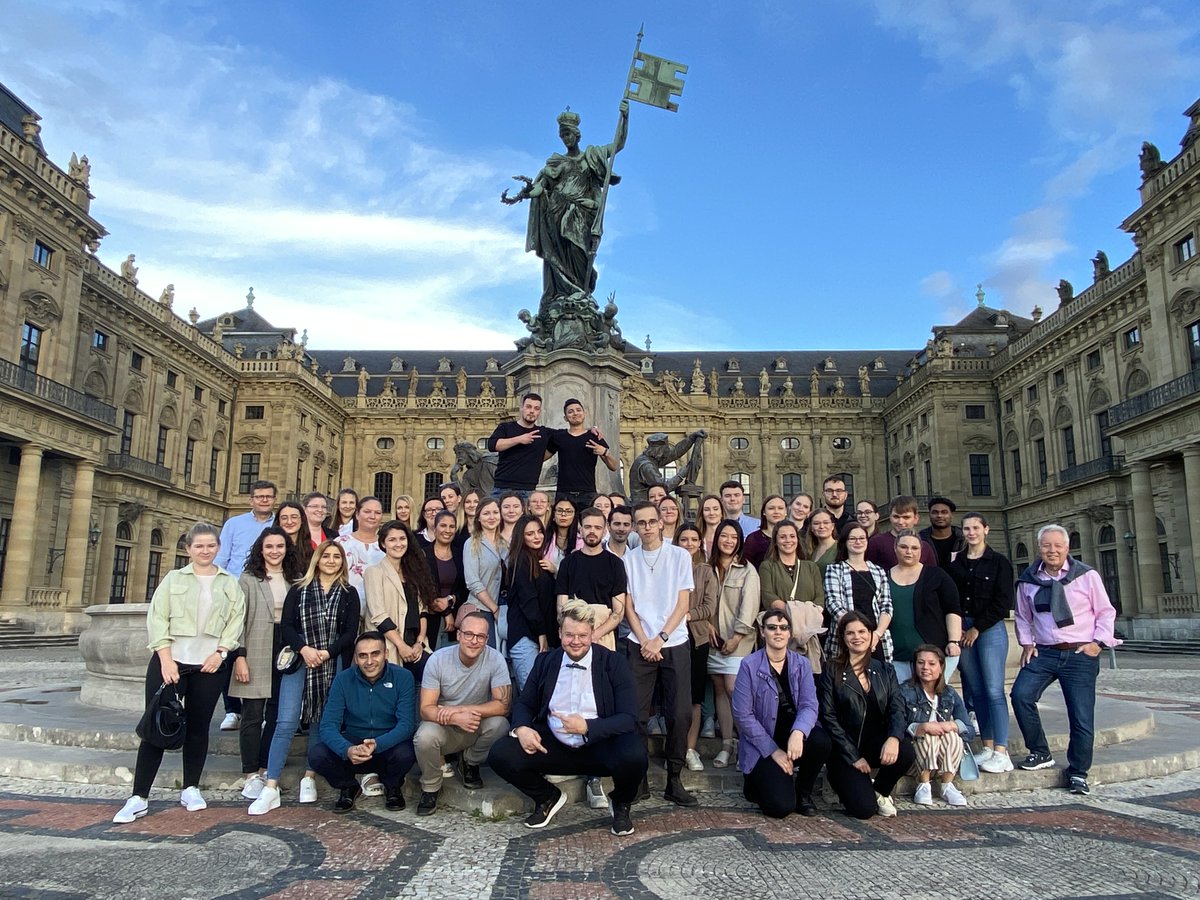 BW_Presse's tweet photo. Talente fördern und wertschätzen – das steht bei der BWH Hotel Group Central Europe GmbH hoch im Kurs. Daher hat die Hotelgruppe im September bereits zum achten Mal Talente aus den Hotels und der Servicezentrale zum Best Talents Day eingeladen.

Mehr dazu: https://t.co/StJ05kYXz0 https://t.co/zkj0hKU498