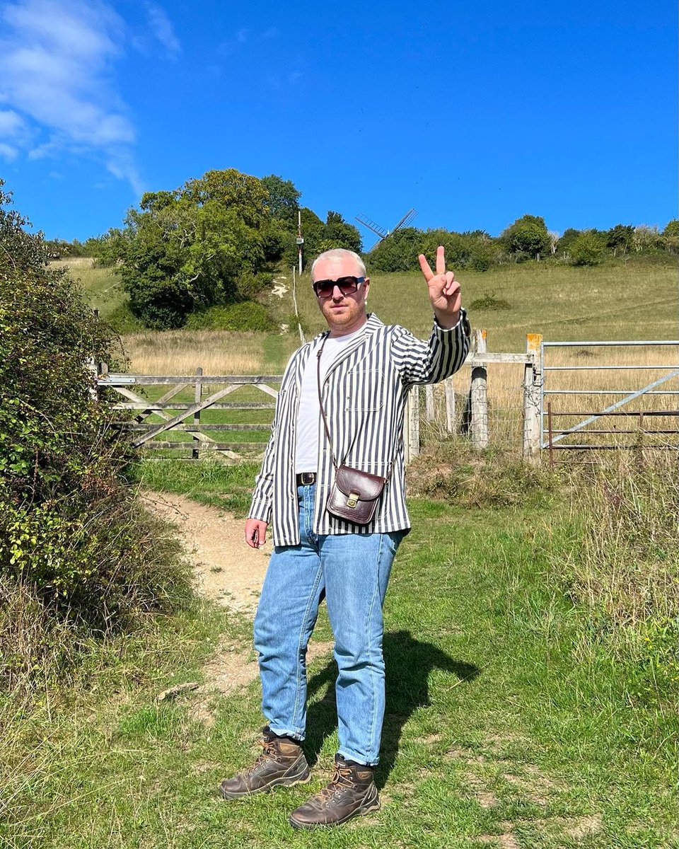samsmith's tweet photo. ‘Never say no to adventures. Always say yes. Otherwise you’ll lead a very dull life’ - Ian Fleming, Chitty Chitty Bang Bang
Repost https://t.co/455Slz5vHL https://t.co/2JtORDxlb5