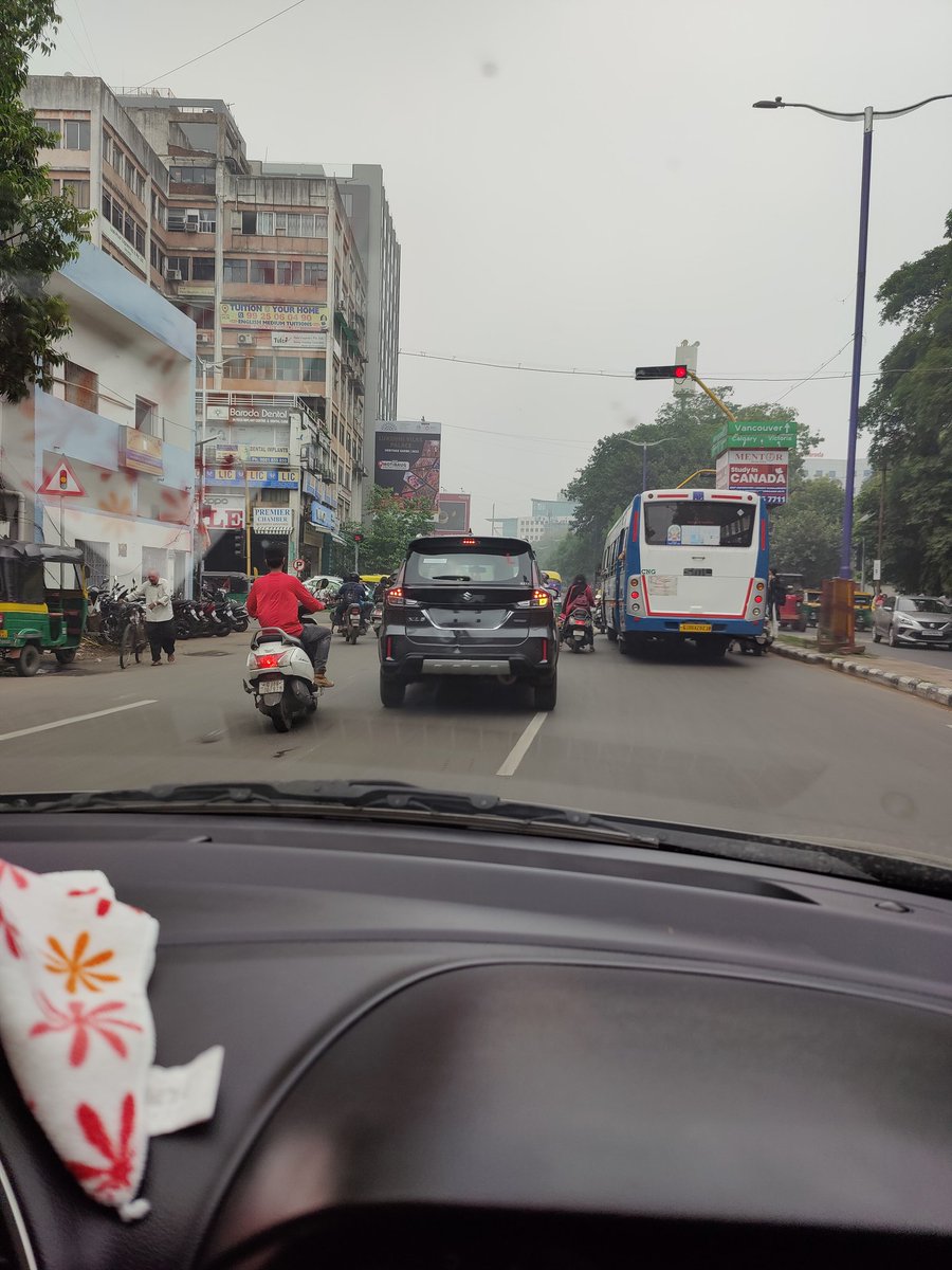 trivedi_snehal's tweet photo. Hi @Maruti_Corp hope you r aware of the rule which says New Vehicle delivery to be given only after affixing #HSNP, seen it followed in Mumbai but not in Gujarat! Any exemption in Gujarat? What if the vehicle is involved in Hit&Run? Who's responsible
@ourvadodara @NexaExperience https://t.co/GXWqMy1Zus