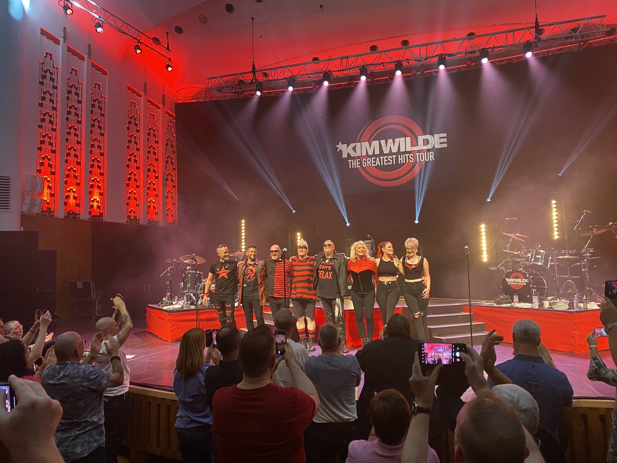 nickwoods70's tweet photo. Fantastic night with the Wildes again and all the band 🕺🏻🎤🎹🥁🎸@kimwilde @Wildericky @scarlettwilde @neiljonesguitar @Emilydrums https://t.co/u56vWQNsMK
